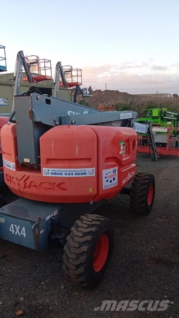 SkyJack SJ 63 AJ Plataformas con brazo de elevación manual