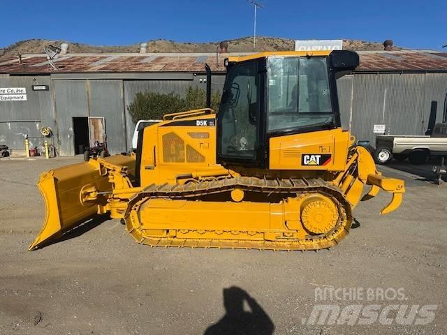 CAT D 5 Buldozer sobre oruga