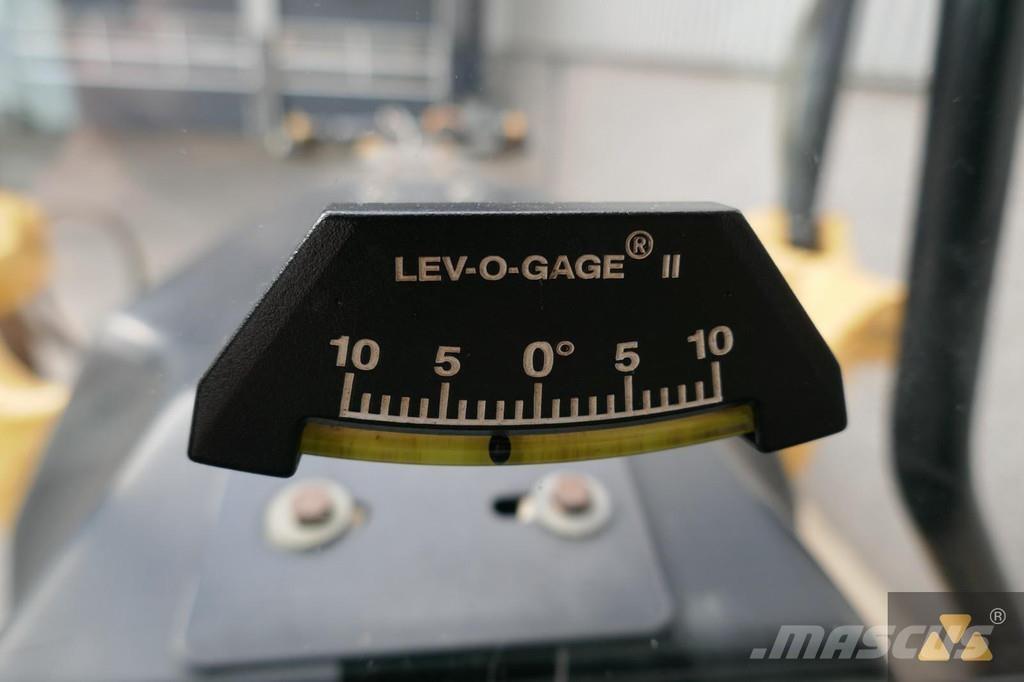 CAT 140M2 Niveladoras