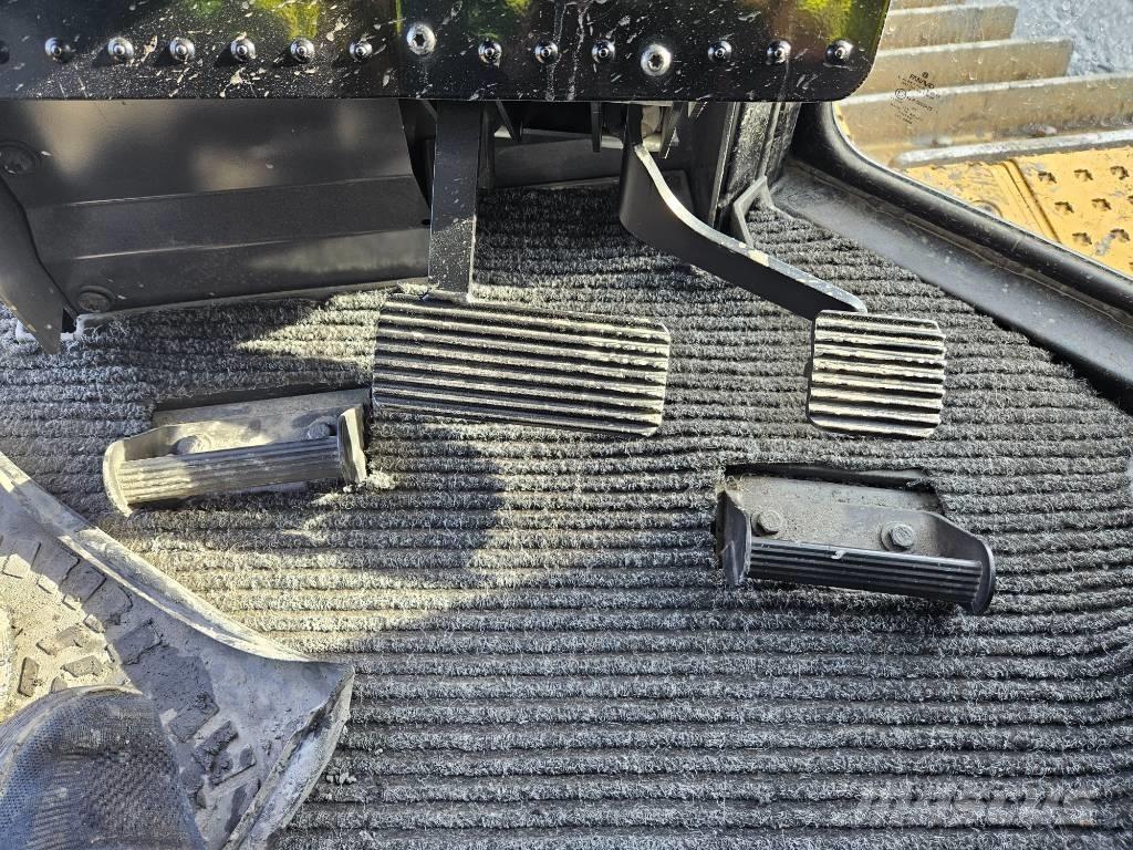 CAT D 8 T Buldozer sobre oruga