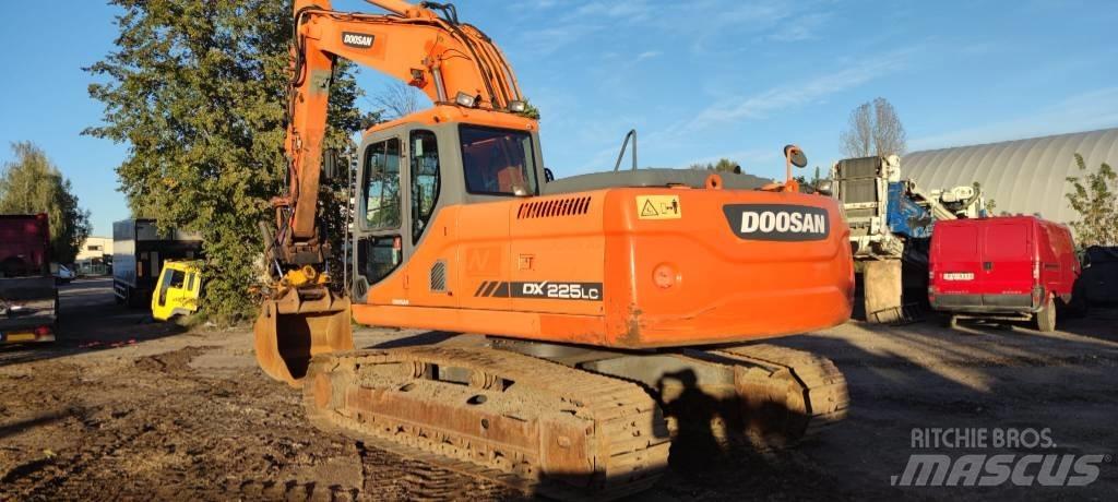 Doosan 225 LC Excavadoras sobre orugas