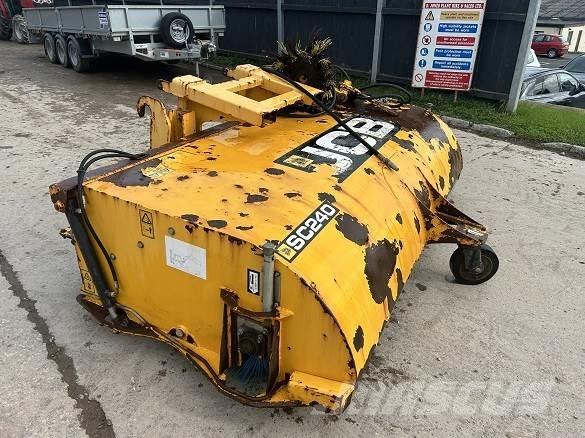 JCB SWEEPER SC240 Otros