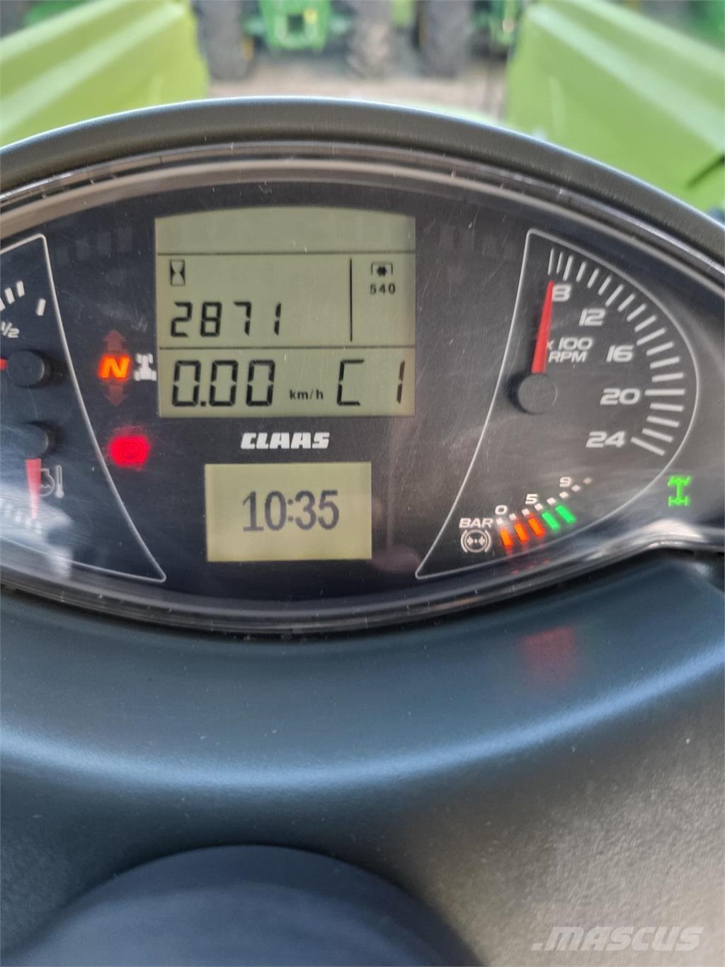 CLAAS Arion 440 Tractores