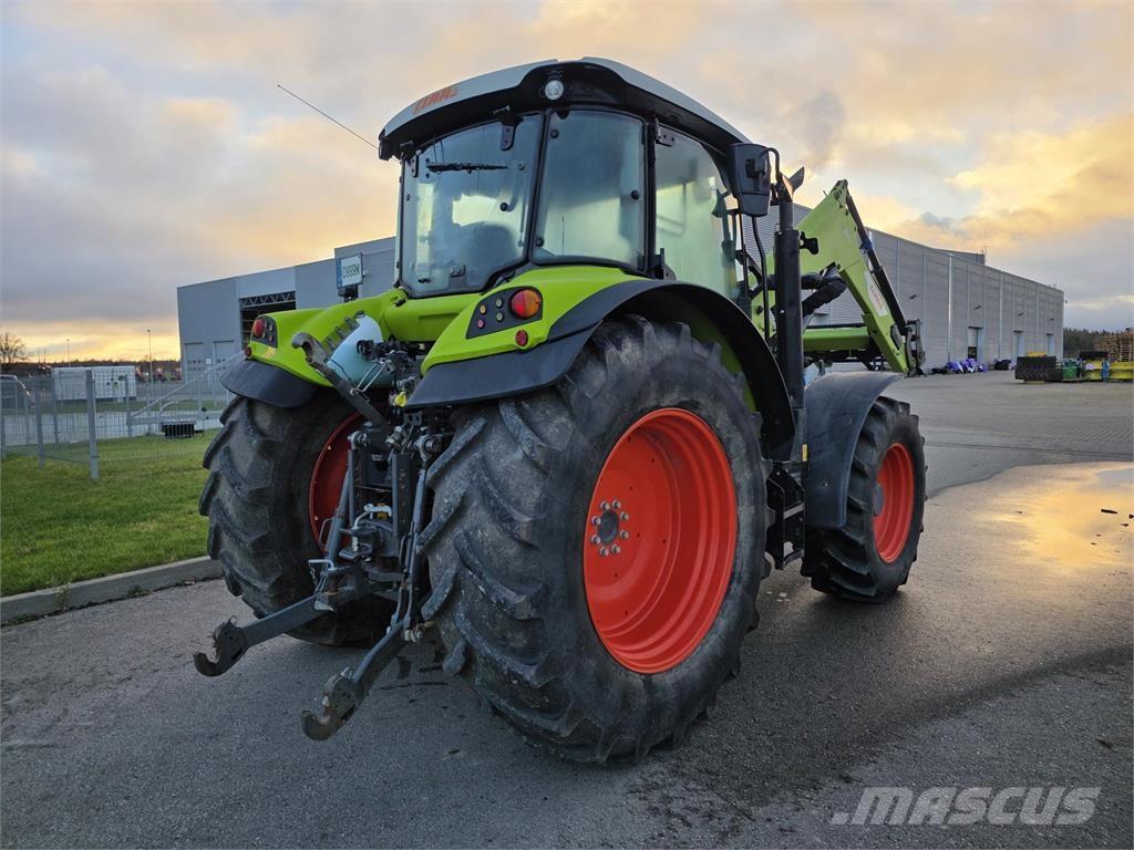 CLAAS Arion 440 Tractores