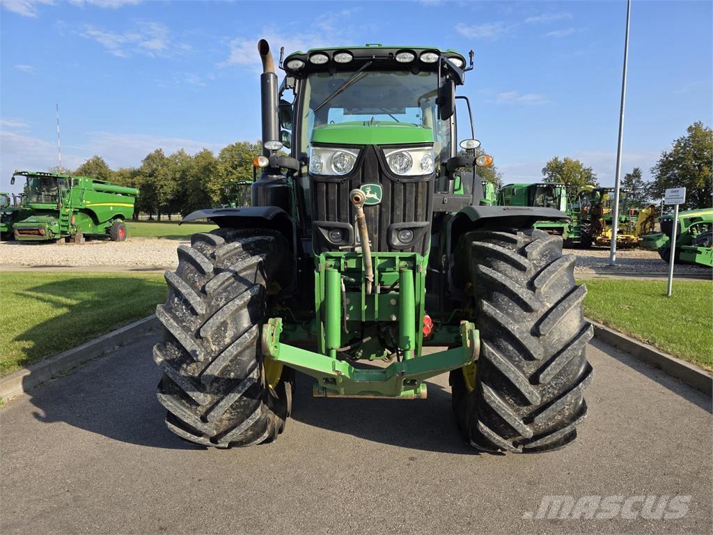 John Deere 6215R Tractores
