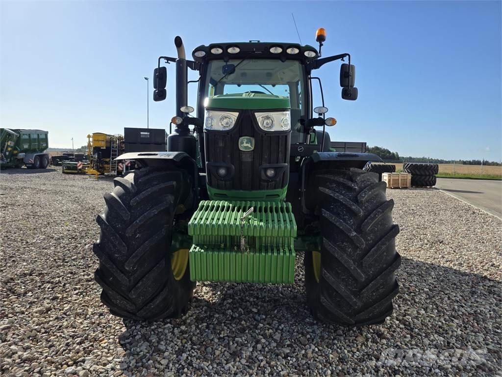 John Deere 6215R Tractores