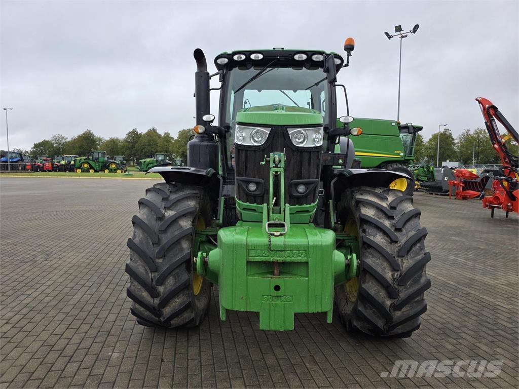 John Deere 6215R Tractores