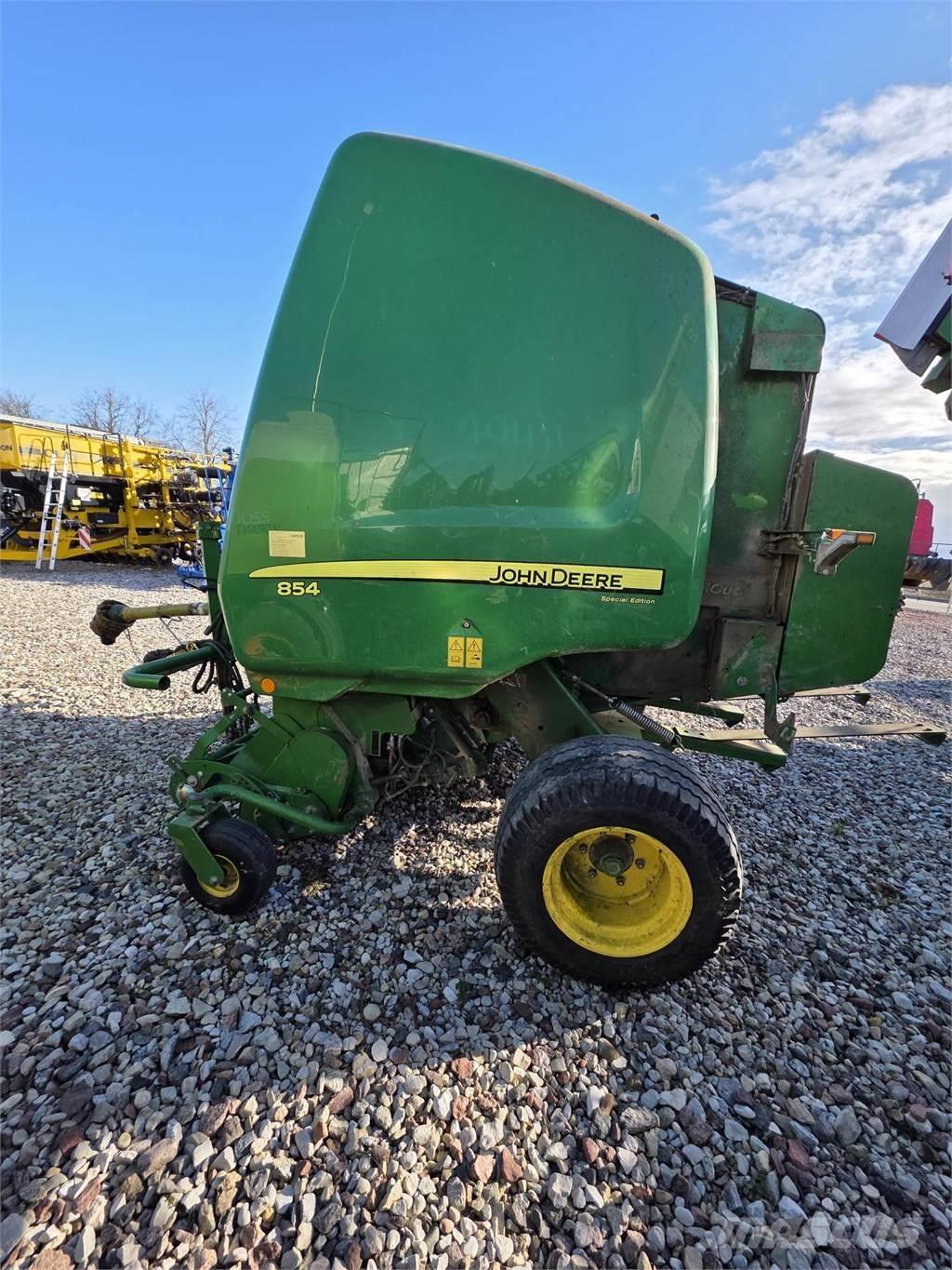 John Deere 854 Empacadoras circular
