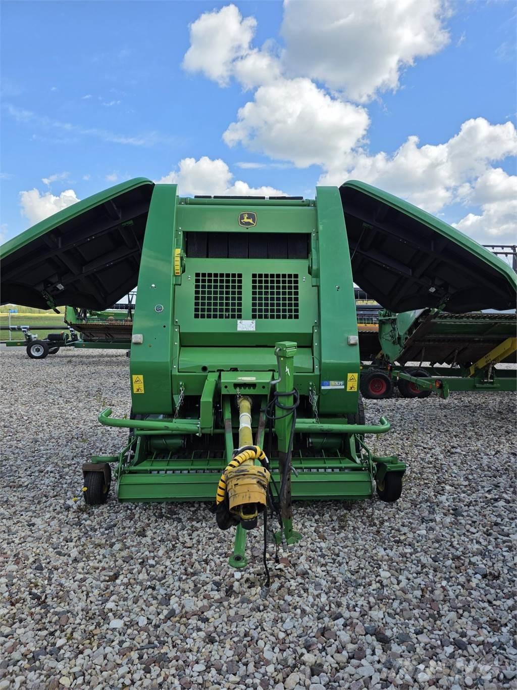 John Deere 854 Empacadoras circular