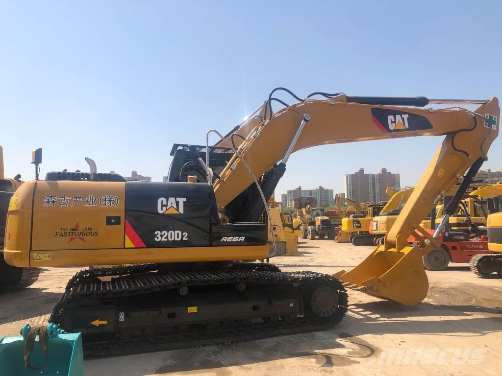 CAT 320 D 2 Excavadoras 7t - 12t