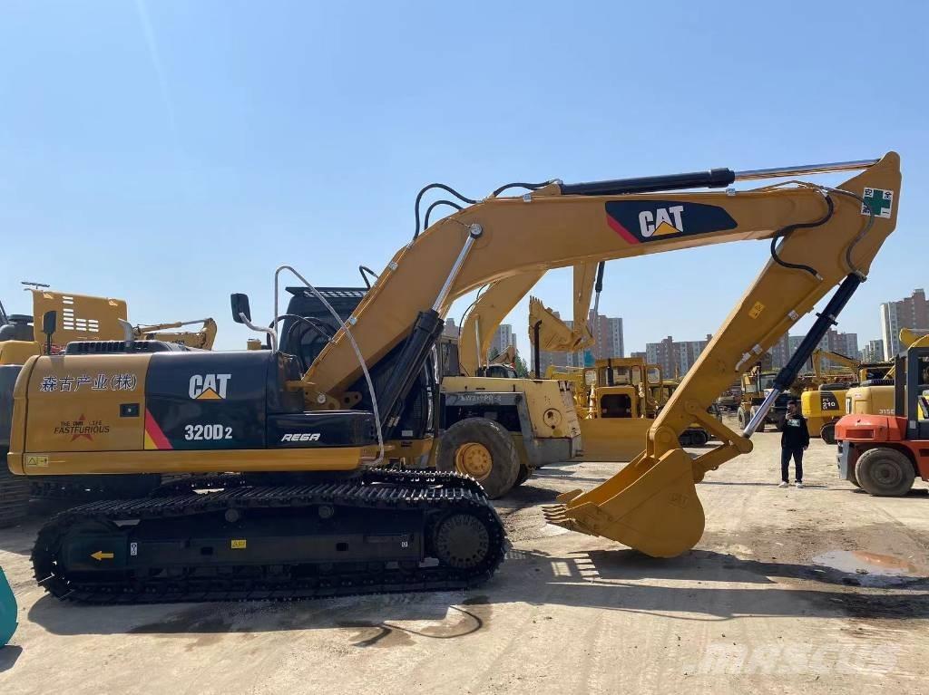 CAT 320 D 2 Excavadoras 7t - 12t