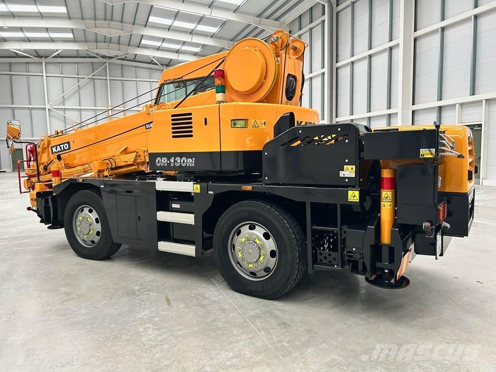 Kato CR-130Ri Grúas todo terreno