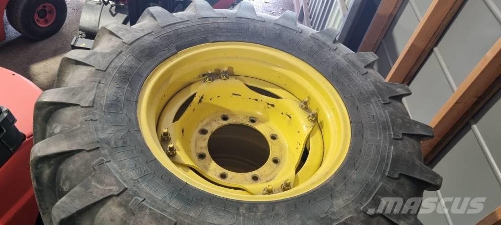 Michelin 14.9R24 Ruedas
