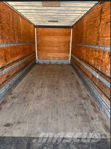 Freightliner M2-112 Camiones con caja de remolque