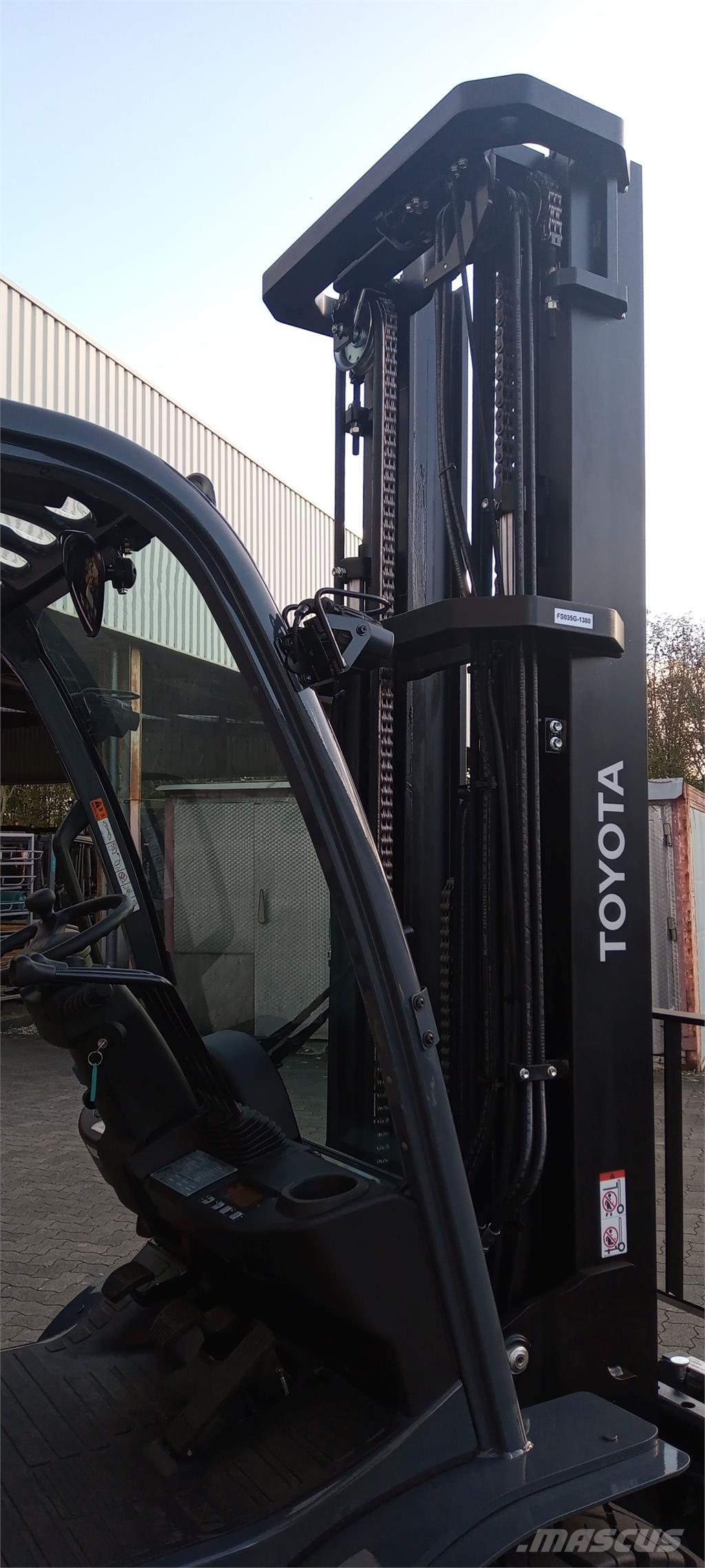 Toyota 02-8FGJF35 Camiones LPG