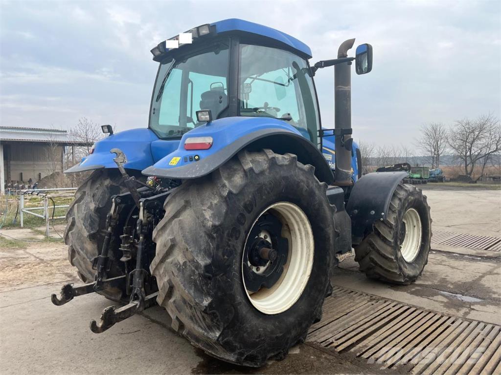 New Holland T8040 Tractores