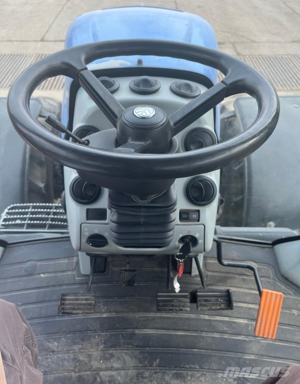 New Holland T8040 Tractores