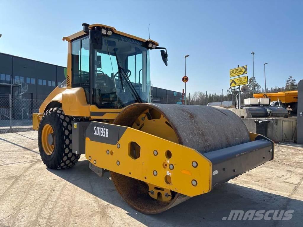 Volvo SD 135 B Rodillos de un solo tambor