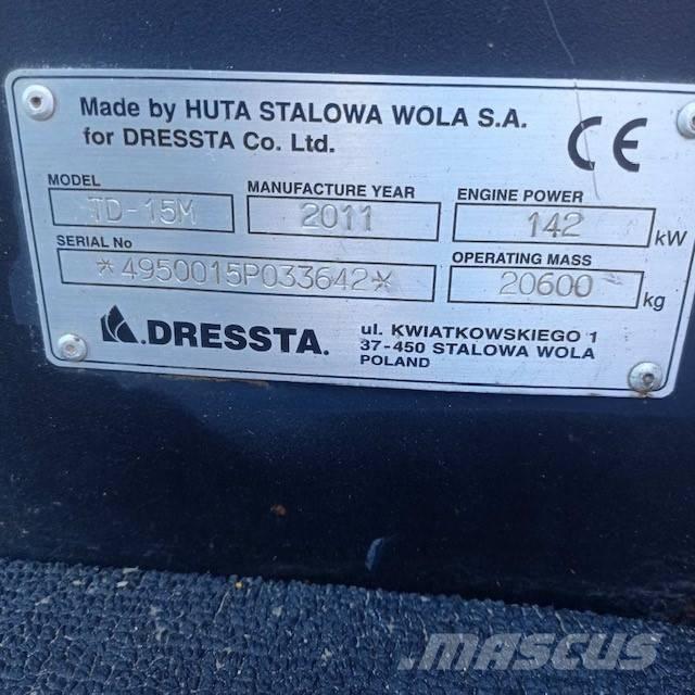 Dressta TD15M Buldozer sobre oruga