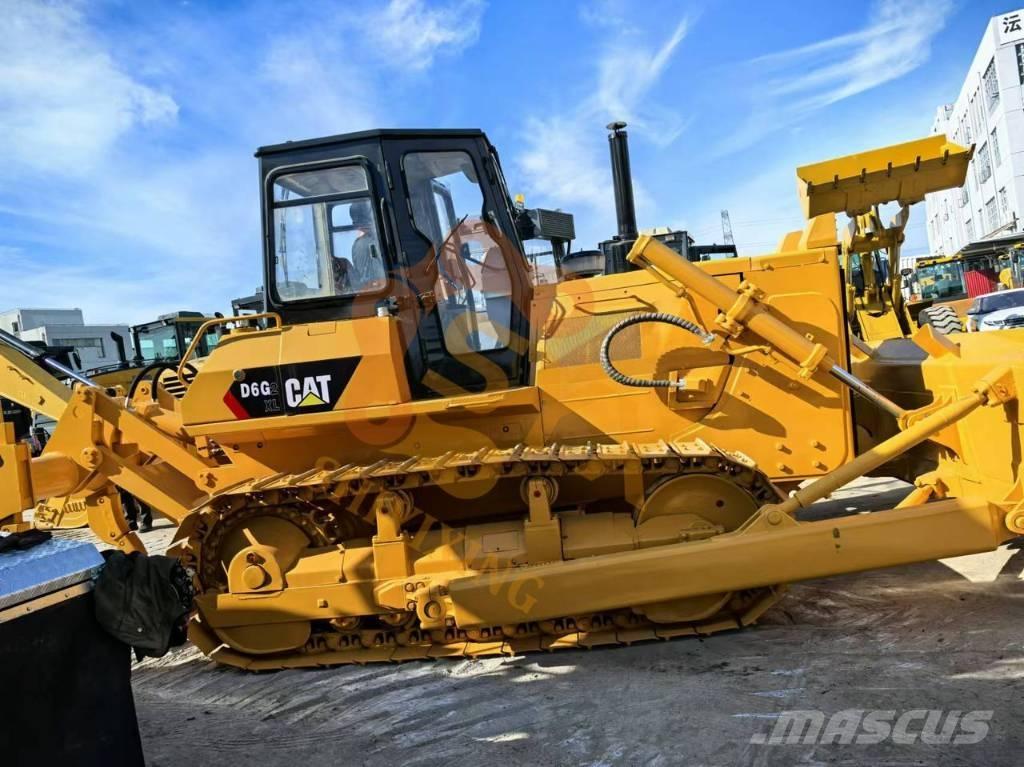 CAT D6G Buldozer sobre oruga