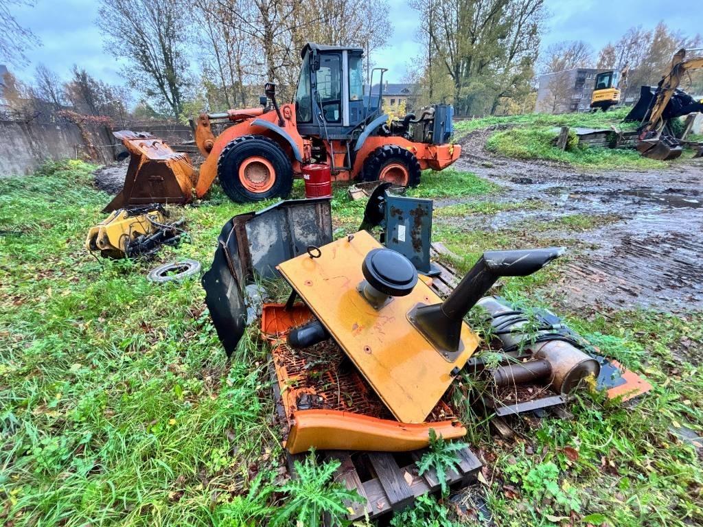Hitachi ZW 250 Cargadoras sobre ruedas