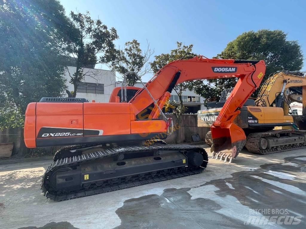 Doosan 225 LC Excavadoras sobre orugas