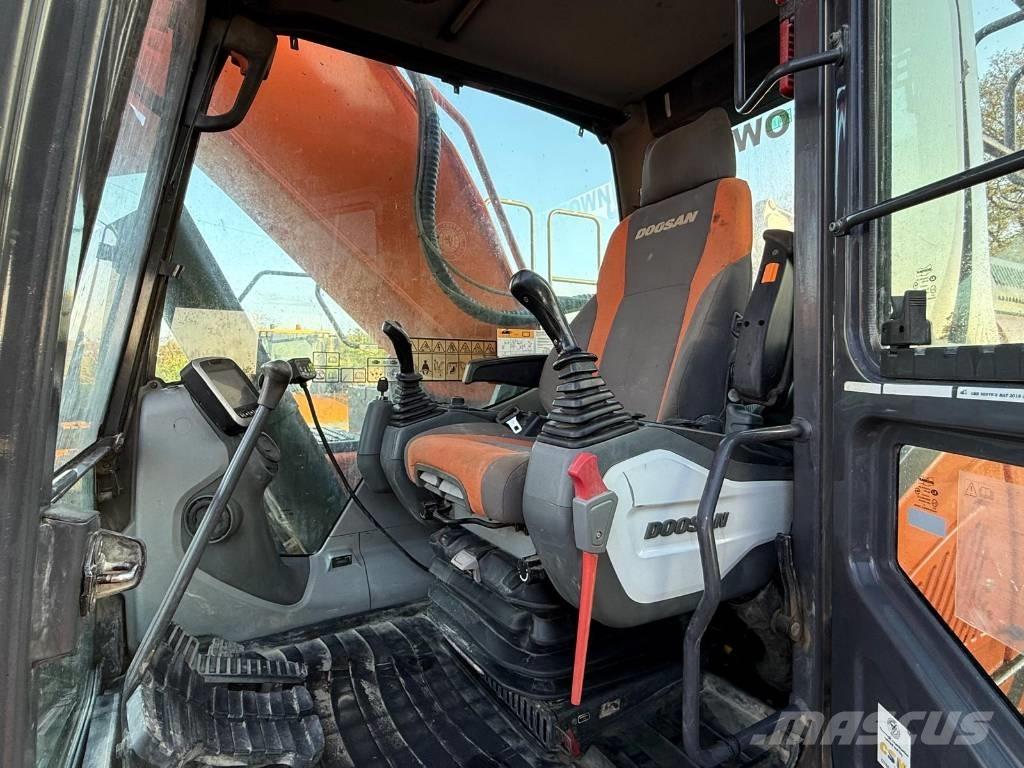 Doosan DX 340 LC Excavadoras sobre orugas