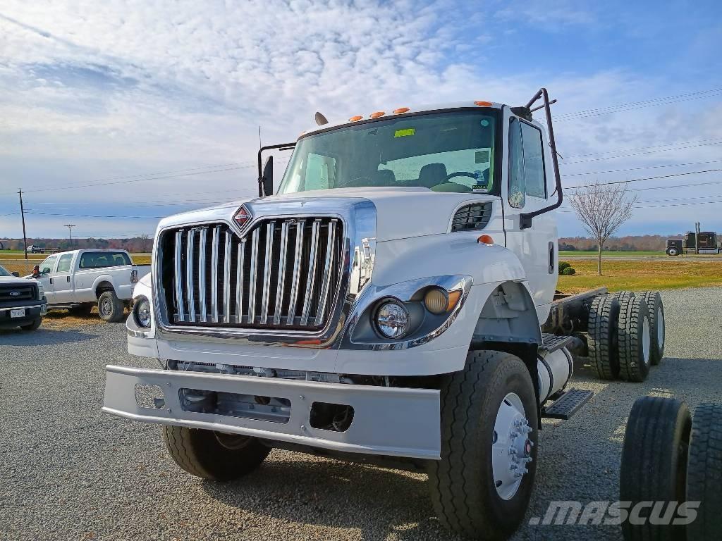 International 7400 Camiones con chasís y cabina