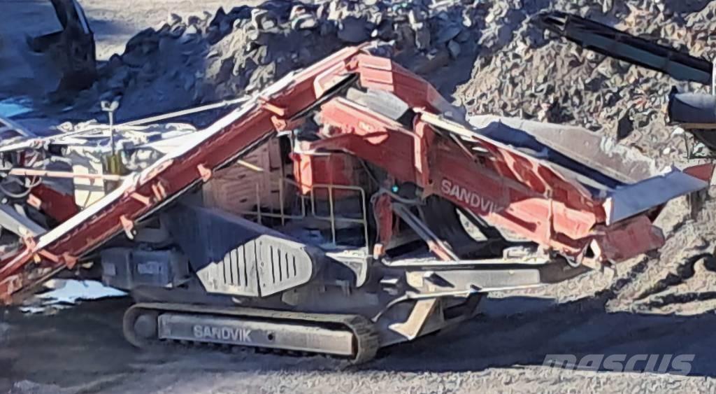 Sandvik QH 332 DDHS Trituradoras móviles