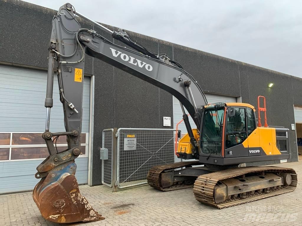 Volvo EC220E Excavadoras sobre orugas