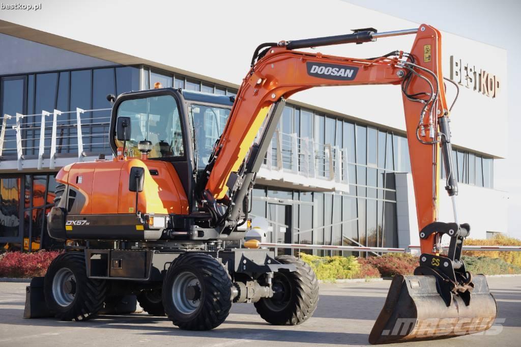 Doosan DX 57 W-5 Excavadoras de ruedas
