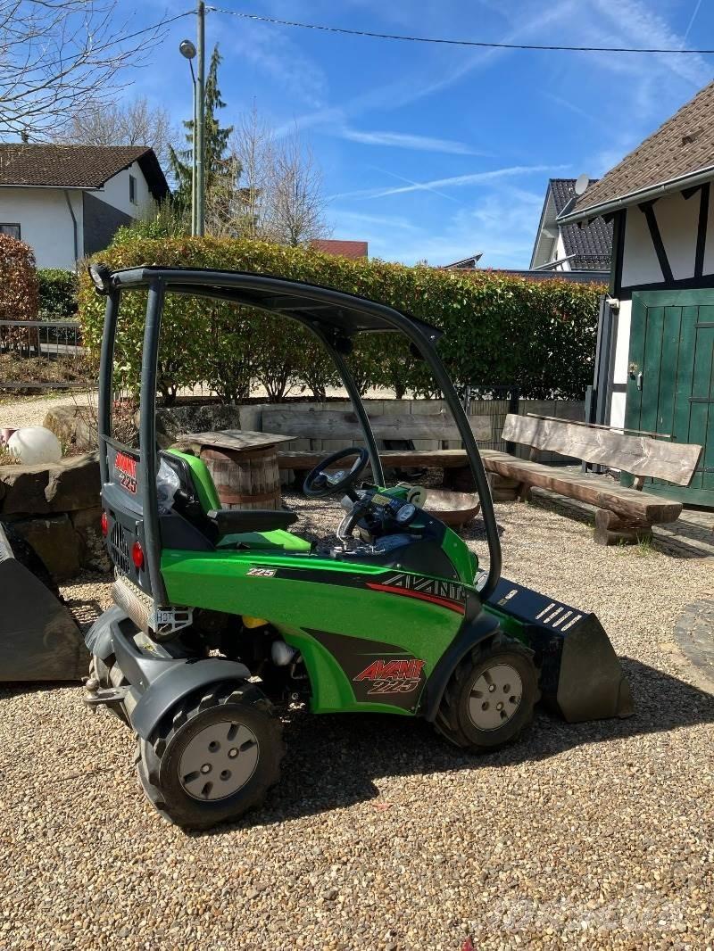 Avant 225 Minicargadoras