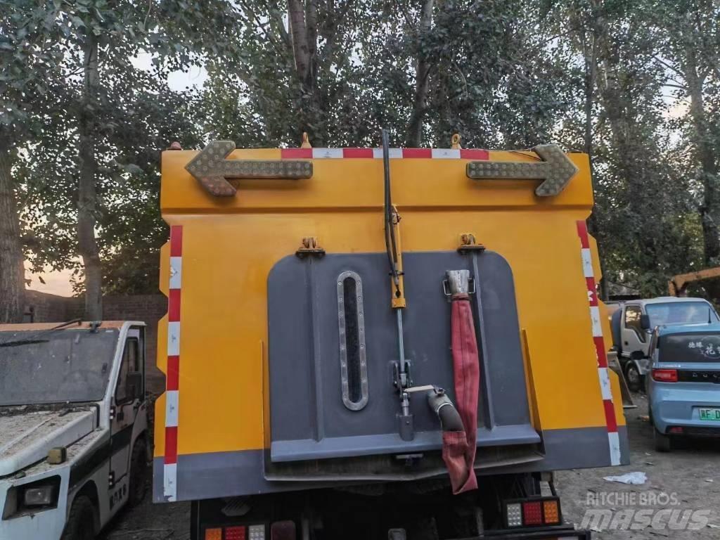 Isuzu ELF Camión de barrendero