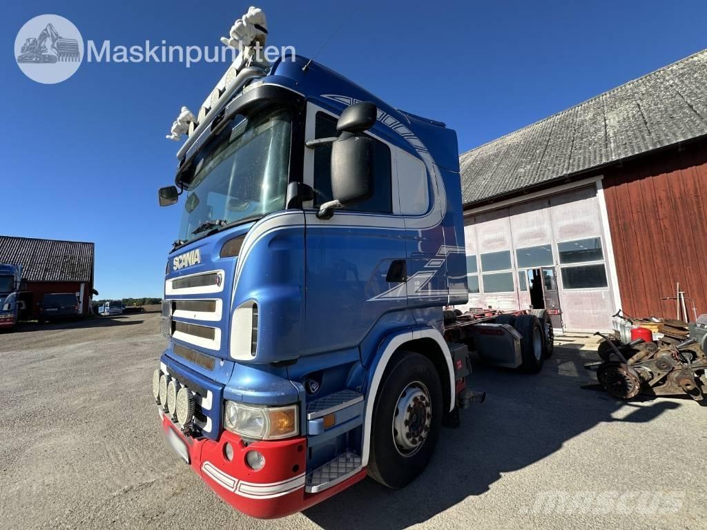 Scania R 560 LB Camiones con chasís y cabina