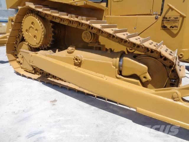 CAT D 6 R II Buldozer sobre oruga