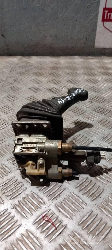 Scania S 94   1324425 Cabinas