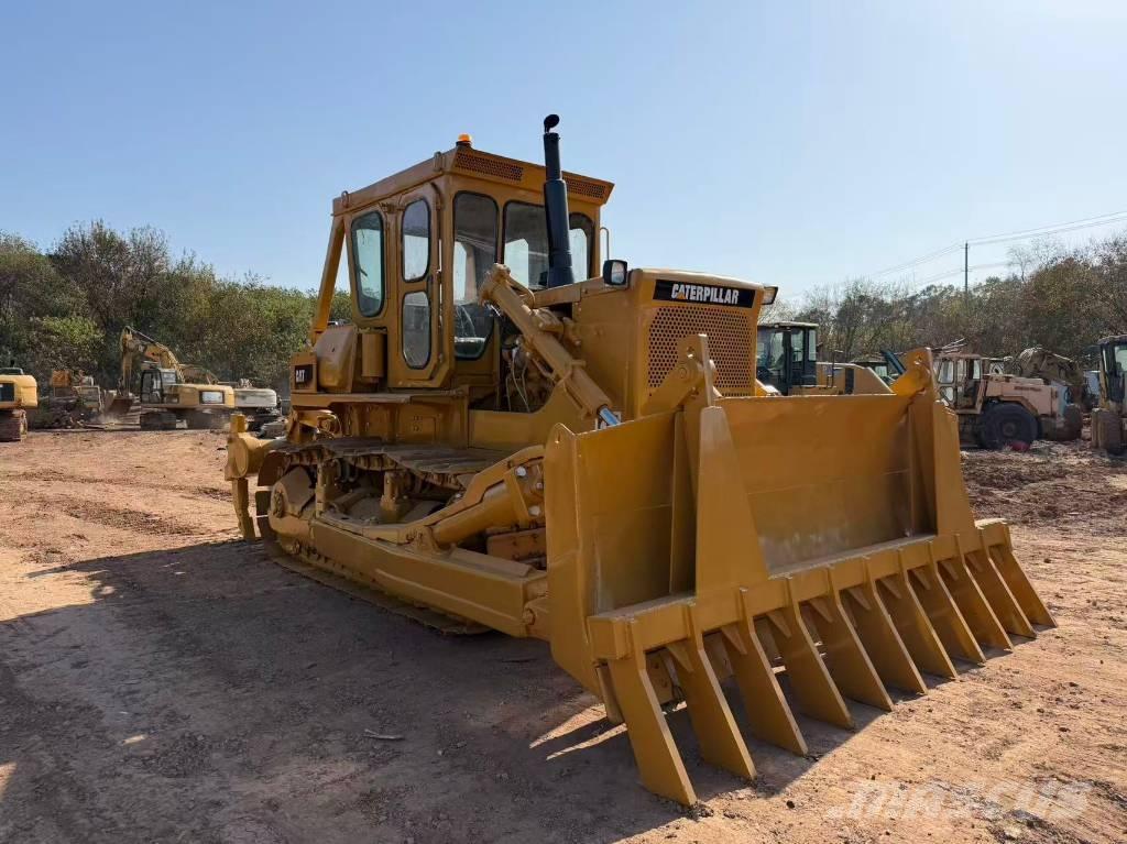 CAT D 8 K Buldozer sobre oruga
