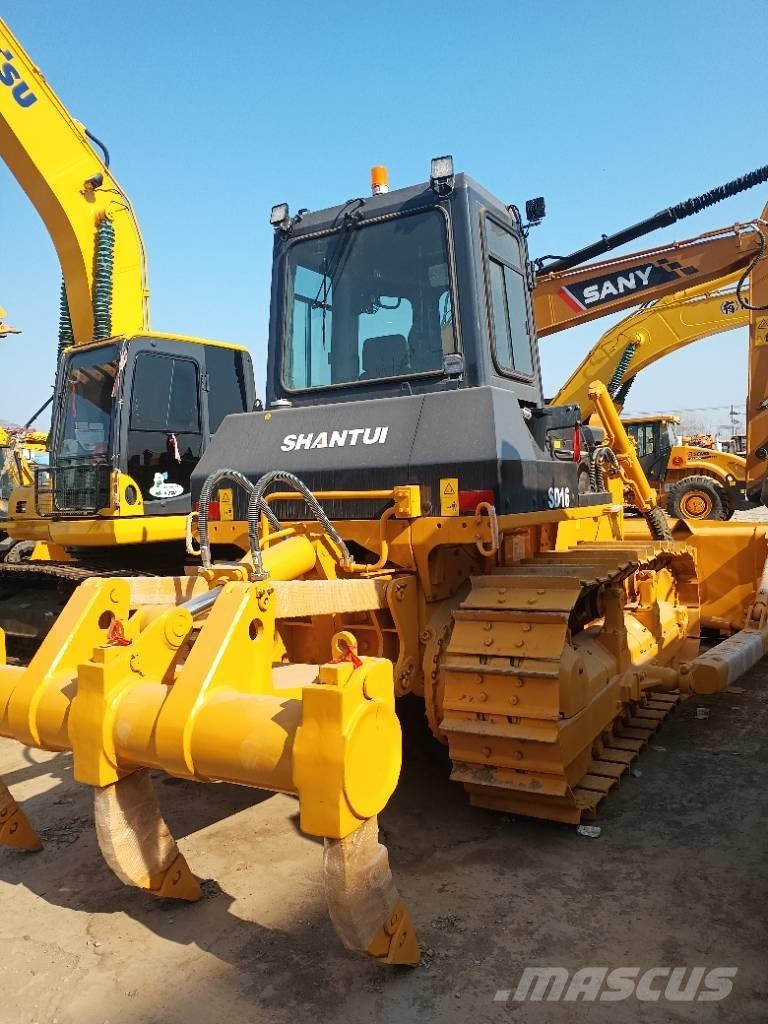 Shantui SD 16 Buldozer sobre oruga