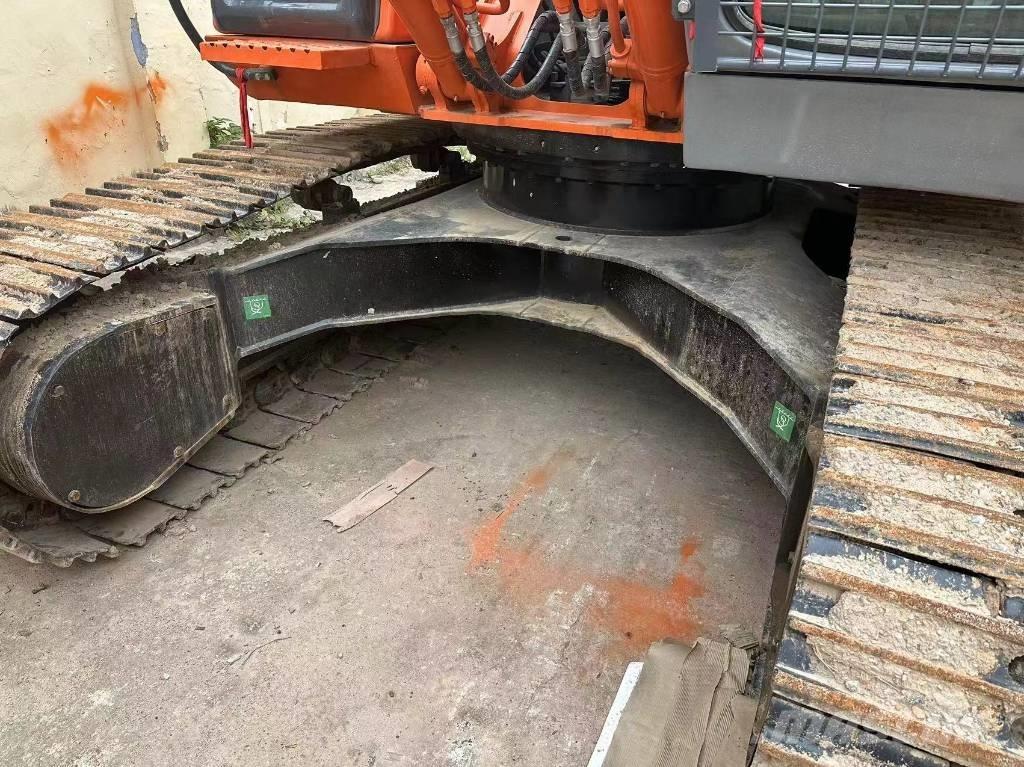 Hitachi ZX 210 Excavadoras sobre orugas