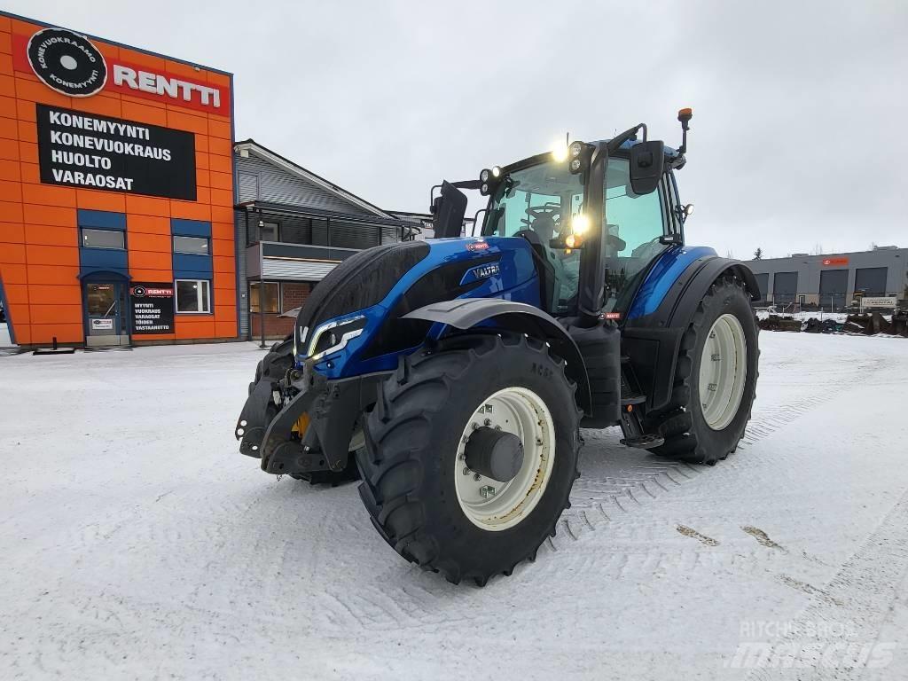 Valtra T 215 Tractores