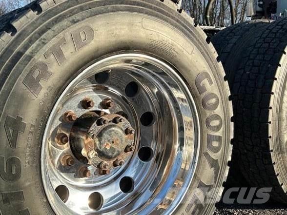 Mack CL733 Camiones tractor