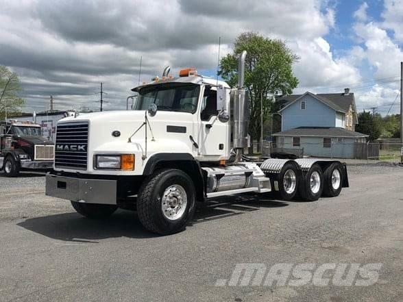 Mack CL733 Camiones tractor
