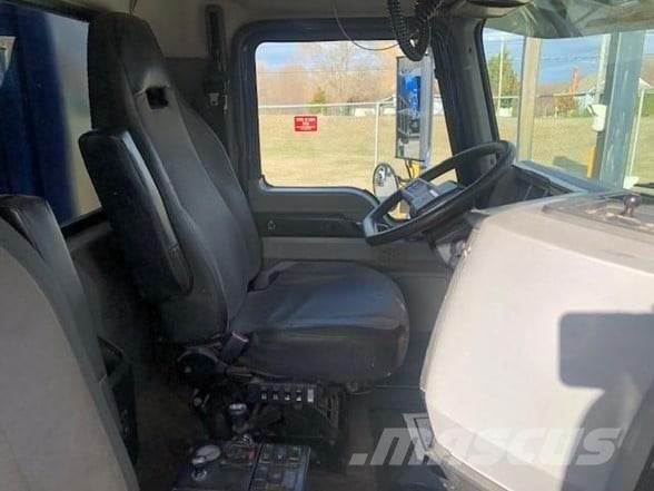 Mack GRANITE 64BR Bañeras basculantes usadas