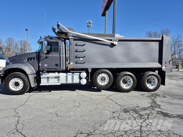 Mack GRANITE 64FR Bañeras basculantes usadas