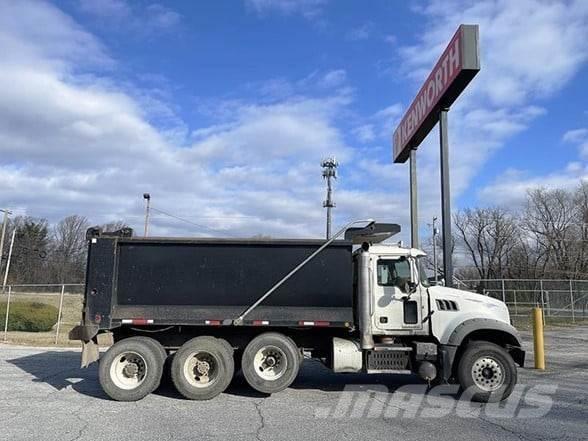Mack GRANITE GU713 Bañeras basculantes usadas