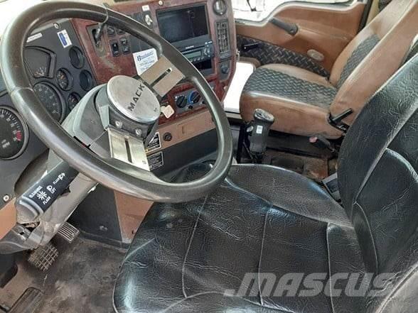 Mack GRANITE GU713 Camiones tractor