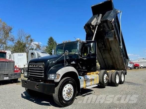 Mack GRANITE GU713 Bañeras basculantes usadas