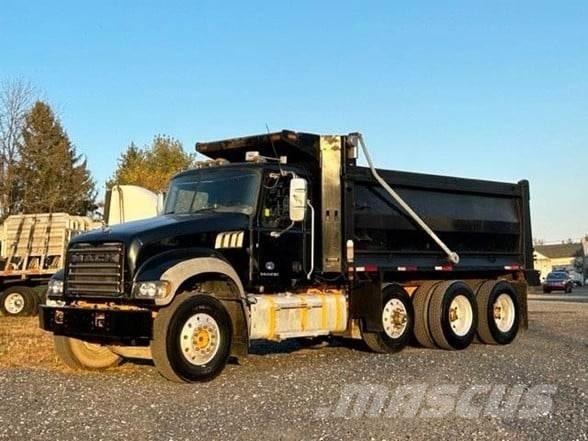 Mack GRANITE GU713 Bañeras basculantes usadas