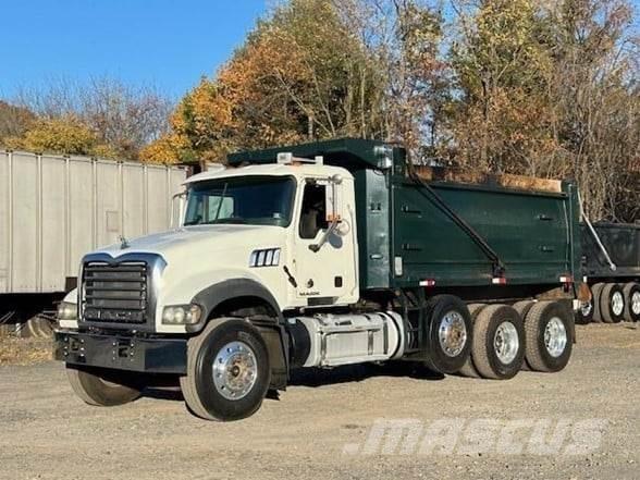 Mack GRANITE GU713 Bañeras basculantes usadas
