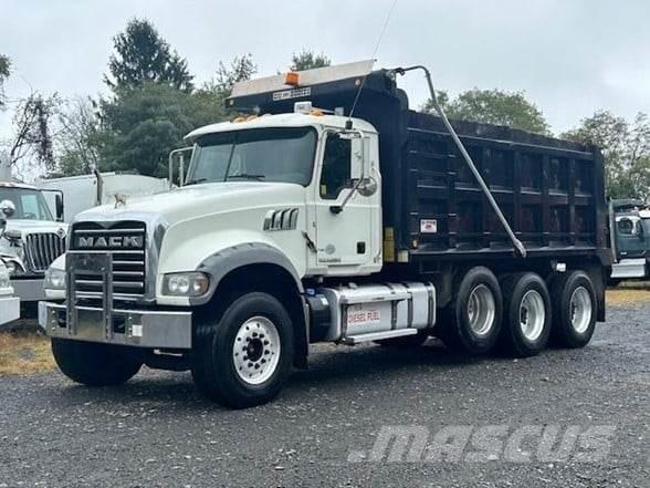 Mack GRANITE GU713 Bañeras basculantes usadas